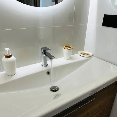 Willa Skyline Serenity 10 People 4bedroom 3ba, 3min To Maleme