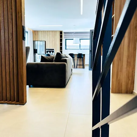 Skyline Serenity 10 People 4bedroom 3ba, 3min To Maleme