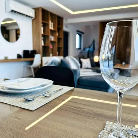 Skyline Serenity 10 People 4bedroom 3ba, 3min To Maleme