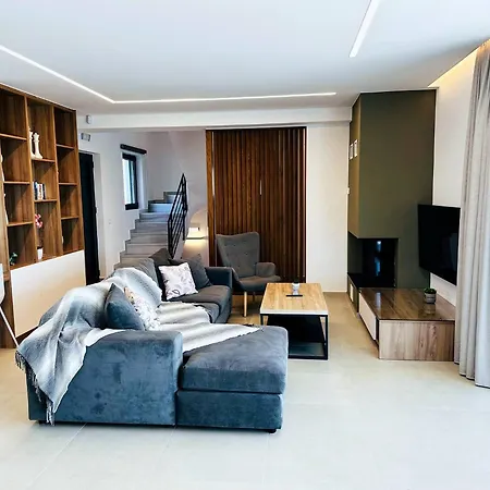 Skyline Serenity 10 People 4bedroom 3ba, 3min To * Maleme