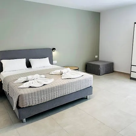Skyline Serenity 10 People 4bedroom 3ba, 3min To * Maleme (Crete)